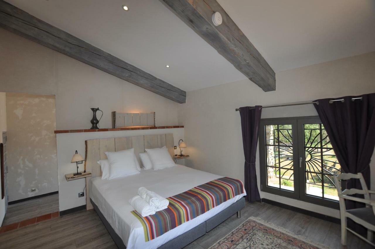 Le Mas Des Colombes Chambres D'Hotes B&B & Spa Oms ภายนอก รูปภาพ