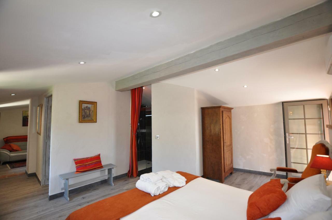 Le Mas Des Colombes Chambres D'Hotes B&B & Spa Oms ภายนอก รูปภาพ